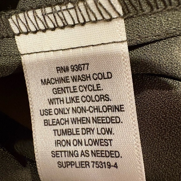 Liz Claiborne Olive Green Belted
Women’s Shorts Size 10 NWOT - Picture 8 of 12